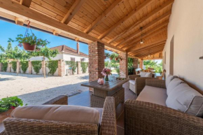 Villa Navita Augustinus with pool